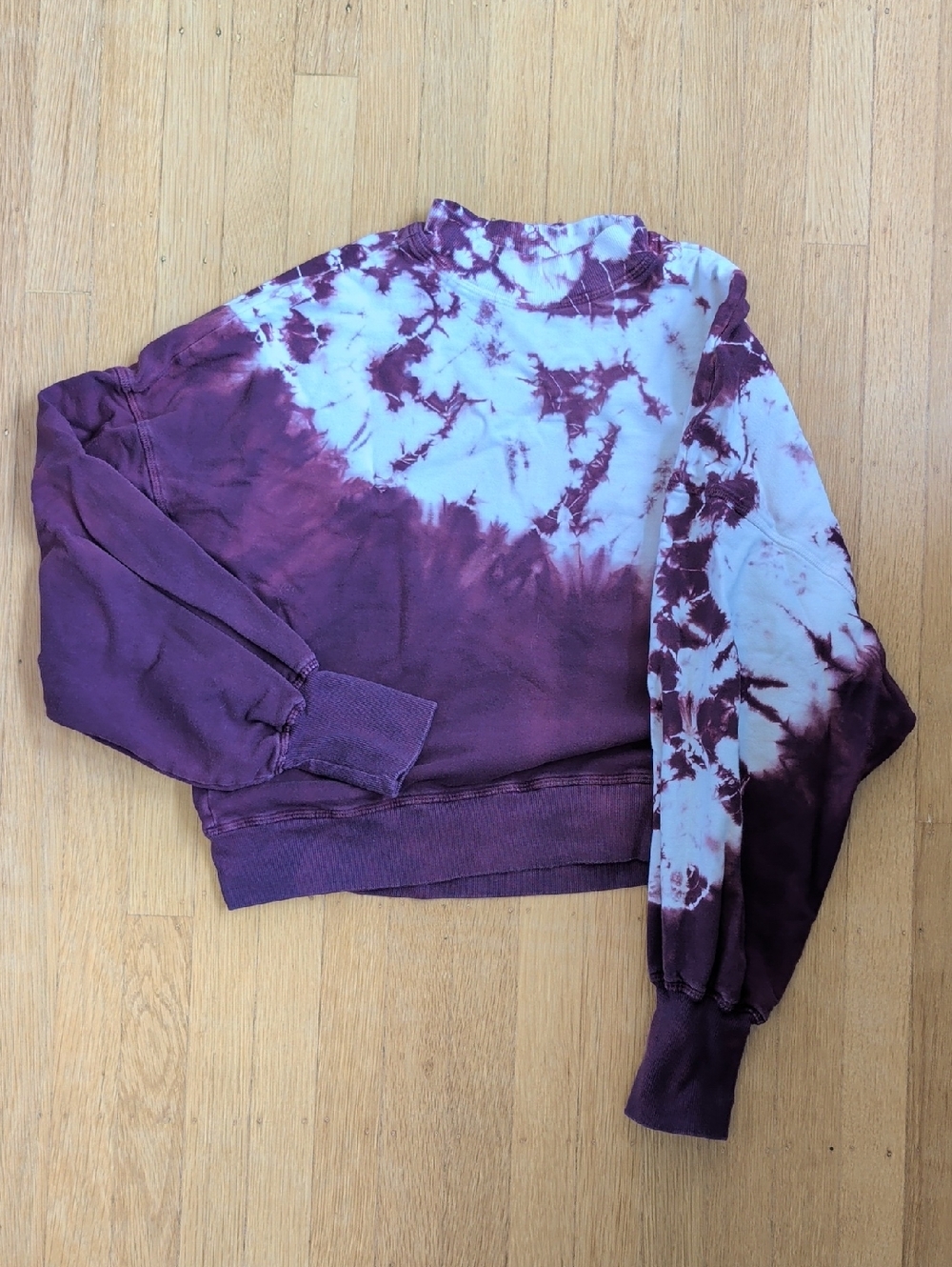 Electric & Rose Purple and White Tie-Dye Cropped Sweatshirt